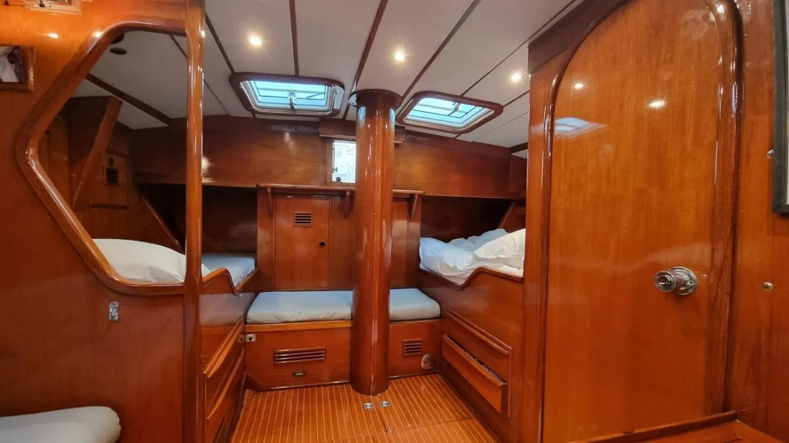 !Perfect Sailboat To Relax At The Port Forum! Barcelona