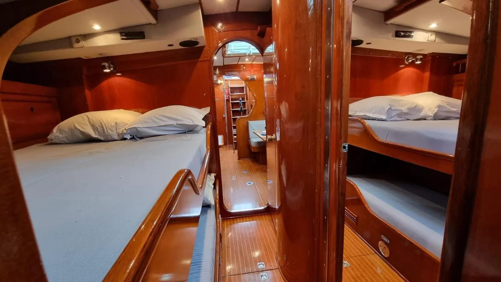 !Perfect Sailboat To Relax At The Port Forum! Barcelona 0*,