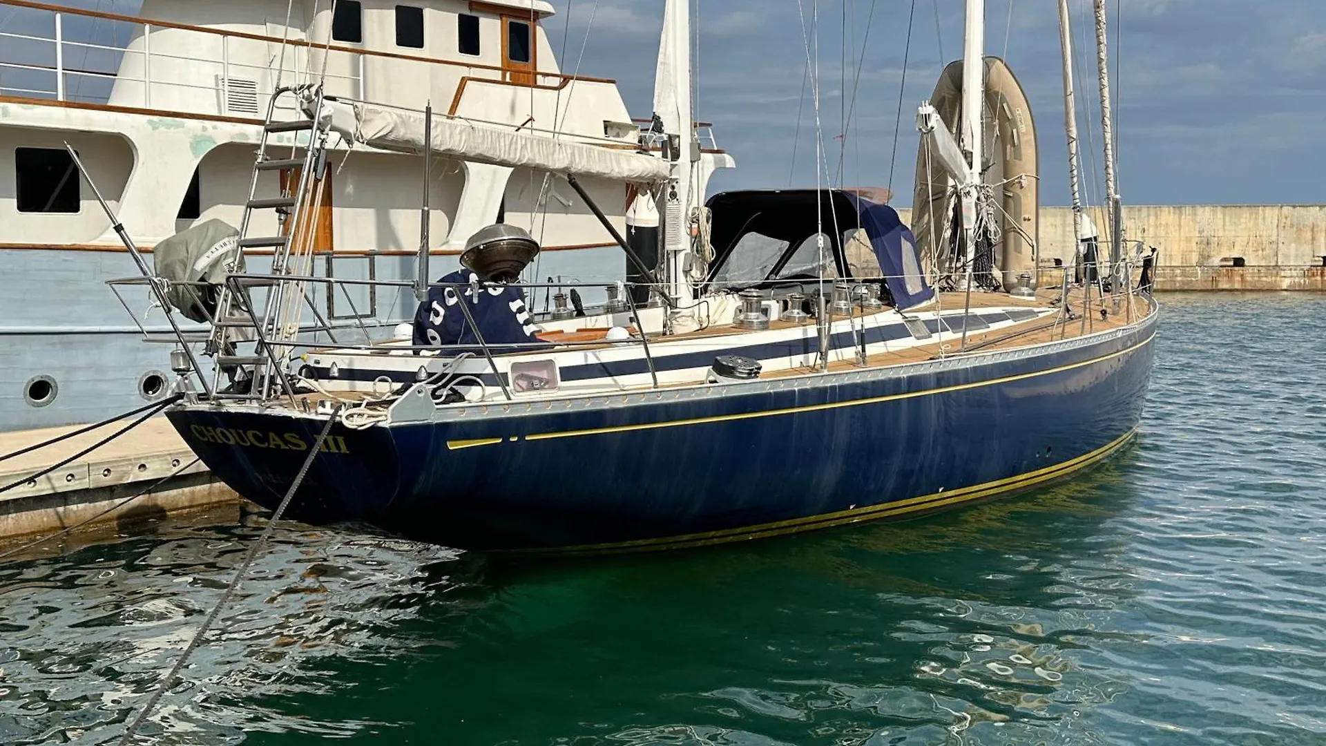 !Perfect Sailboat To Relax At The Port Forum! contacts